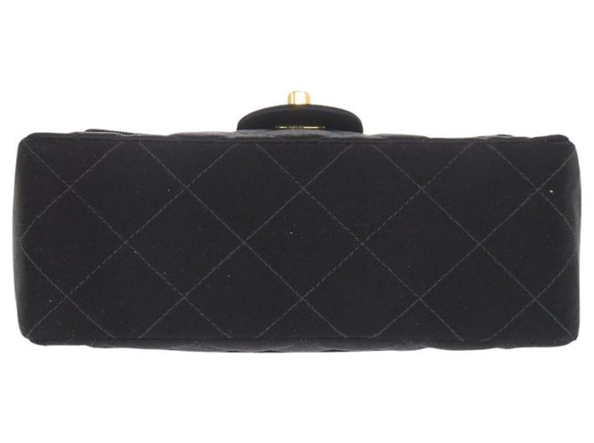 Borsa a Spalla Mini Matelassé in Satin Chanel Nero - vista 3