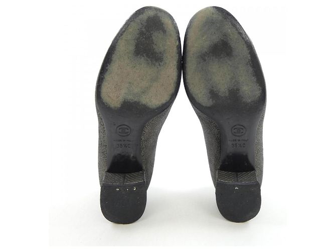 Timeless Chanel G28429Y15221 Décolleté in pelle di agnello goffrata e vitello - vista 4