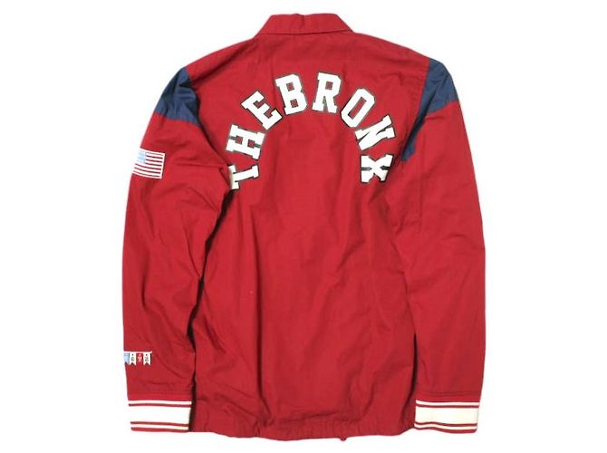 Autre Marque VOTE HACER NUEVAS ROPAS × AMERICAN RAG CIE Chaqueta Coach de Algodón Ropa Exterior (Limitada) Roja - vista 2