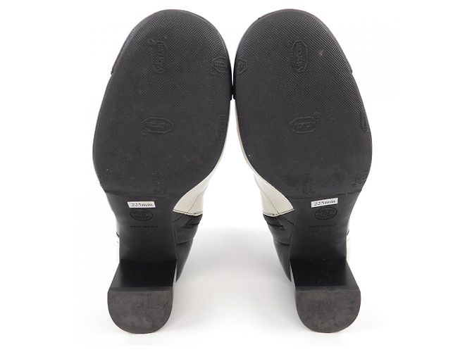 Timeless Chanel G35948X54385 Boots Black White - view 4