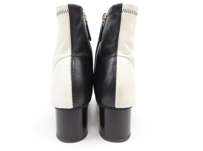 Timeless Chanel G35948X54385 Boots Black White - view 5