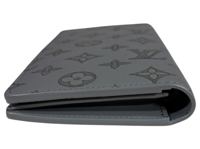 Brazza Portafoglio Lungo Monogram Shadow Louis Vuitton Marrone - vista 3