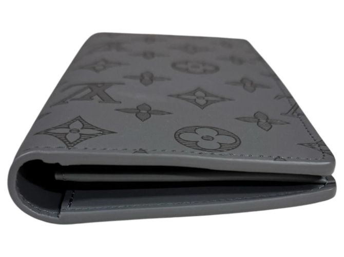Brazza Portafoglio Lungo Monogram Shadow Louis Vuitton Marrone - vista 4