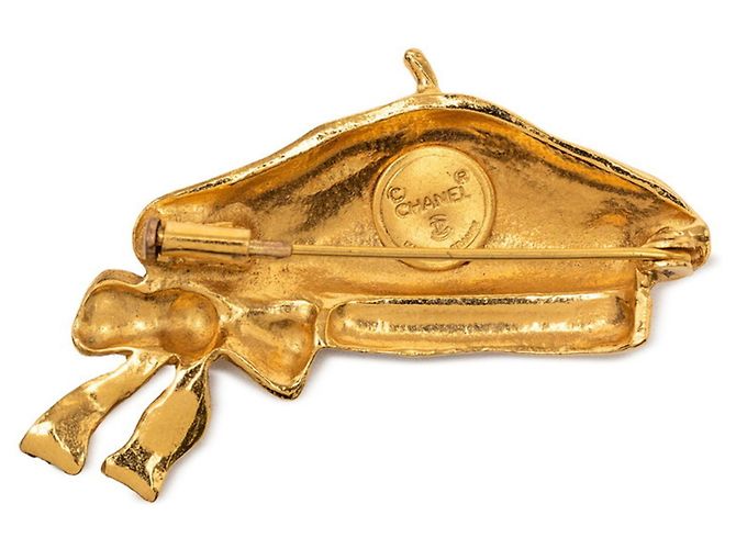 Spilla berretto placcata oro con motivo a nastro CHANEL D'oro - vista 2