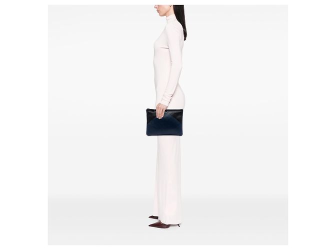 Clutch Chanel Boy O in pelle di agnello bicolore blu medio Blu scuro - vista 7