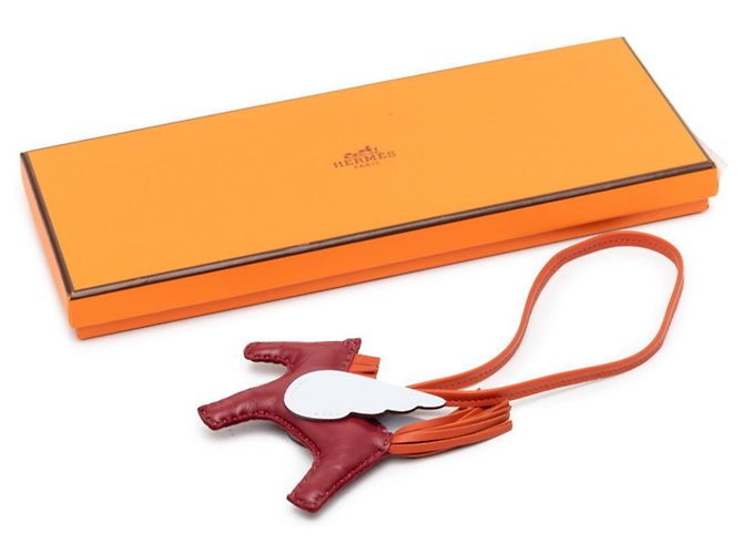 Charm Rodeo Pegasus MM di Hermès Rosso - vista 5