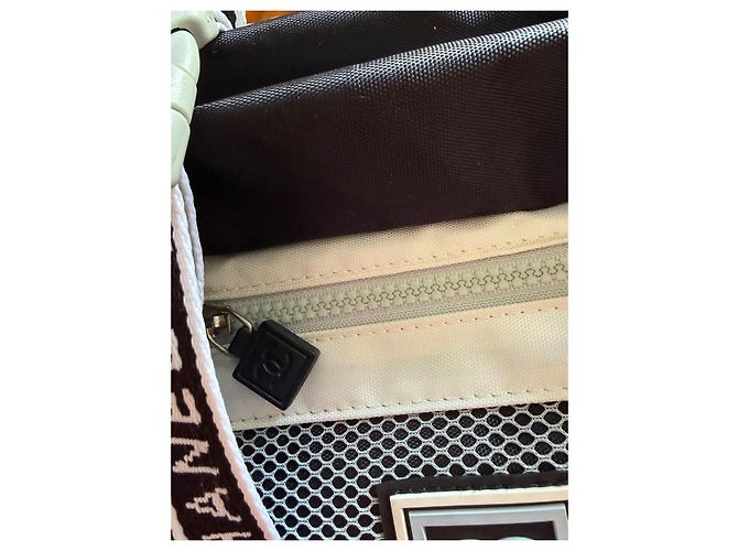 Chanel Coco Mark Sports Line Borsa a Vita Nera Nylon Nero Bianco sporco Monogramma - vista 3