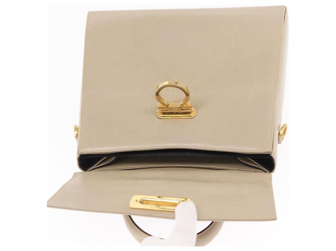 Borsa a mano Gancini in pelle beige e oro Auth 170123 di Salvatore Ferragamo - vista 10