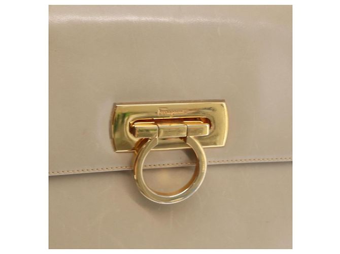 Borsa a mano Gancini in pelle beige e oro Auth 170123 di Salvatore Ferragamo - vista 17