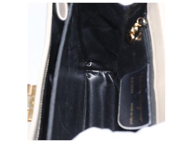 Borsa a mano Gancini in pelle beige e oro Auth 170123 di Salvatore Ferragamo - vista 19