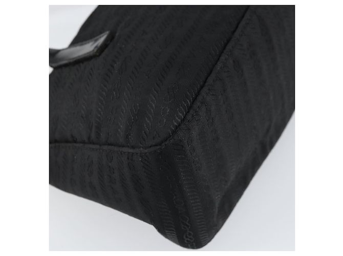 Borsa a mano PRADA in nylon nero Auth bs32763 - vista 16