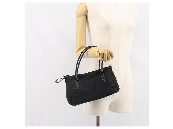 Borsa a mano PRADA in nylon nero Auth bs32763 - vista 22