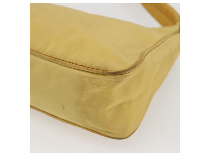 Pochette in nylon PRADA gialla Auth 169603 Giallo - vista 15