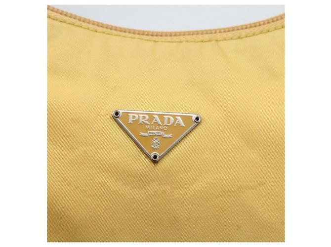 Pochette in nylon PRADA gialla Auth 169603 Giallo - vista 17