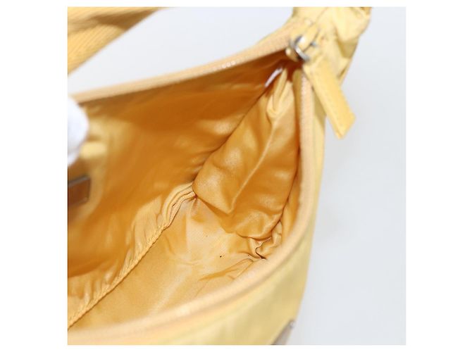 Pochette in nylon PRADA gialla Auth 169603 Giallo - vista 19