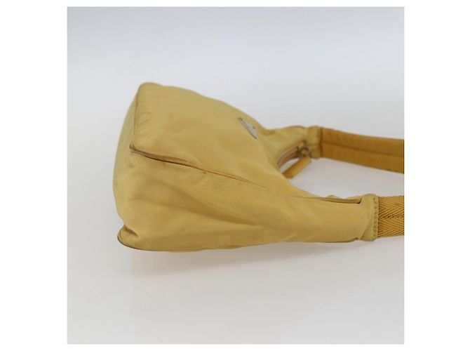 Pochette in nylon PRADA gialla Auth 169603 Giallo - vista 4