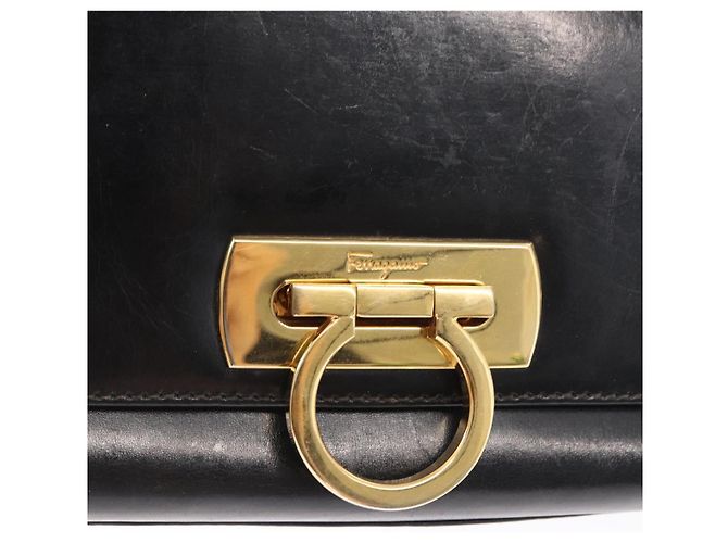 Borsa a Spalla Gancini in Pelle Oro Nero Salvatore Ferragamo Auth 169058 D'oro - vista 18