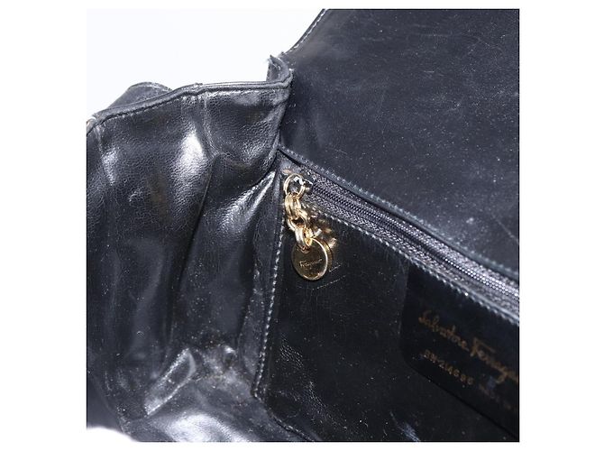 Borsa a Spalla Gancini in Pelle Oro Nero Salvatore Ferragamo Auth 169058 D'oro - vista 22