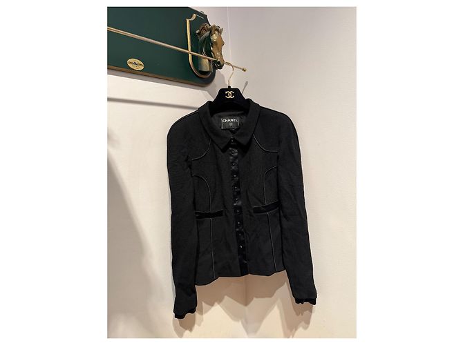 Chanel Jacke aus schwarzer Wolle mit Seidenfutter - Ansicht 2