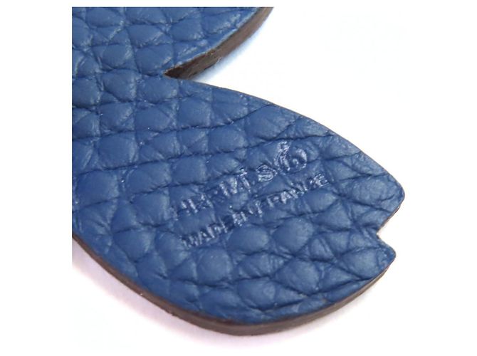 Charm per borsa Hermès Petit H Sakura Taurillon Clemence Blu - vista 9