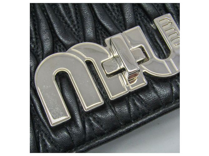 Borsa a Spalla Miu Miu Matelassé con Catena Nero - vista 12