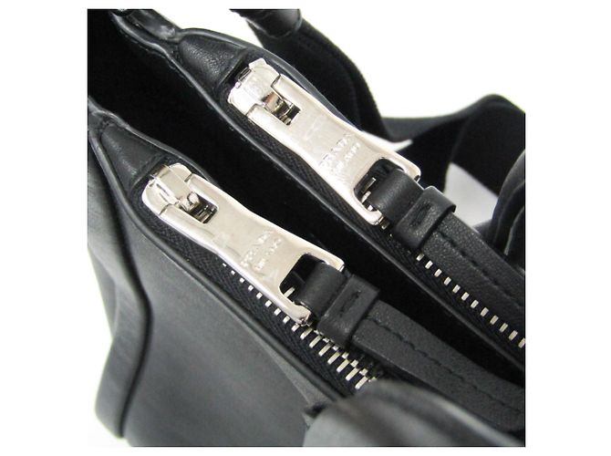 Borsa a spalla e tote in pelle GRACE LUX per donne di Prada Nero - vista 10