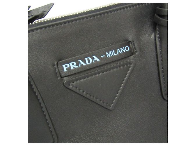 Borsa a spalla e tote in pelle GRACE LUX per donne di Prada Nero - vista 8