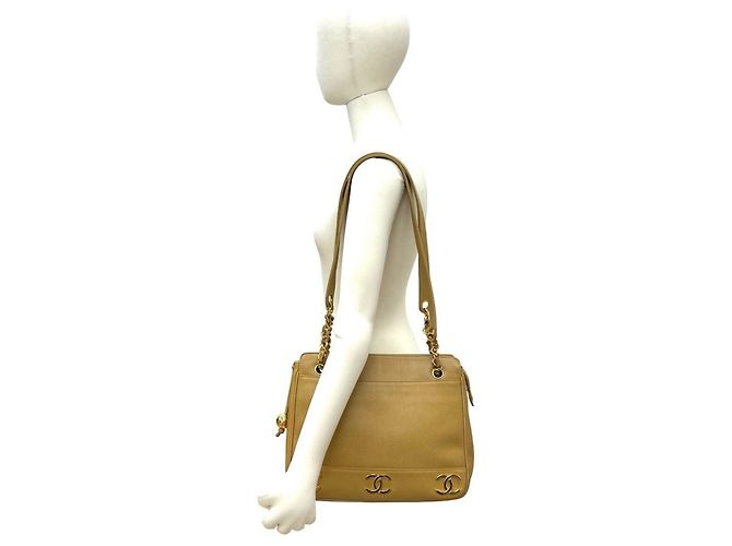 Chanel Beiger Triple Coco Caviar Leder Kettentasche - Ansicht 2