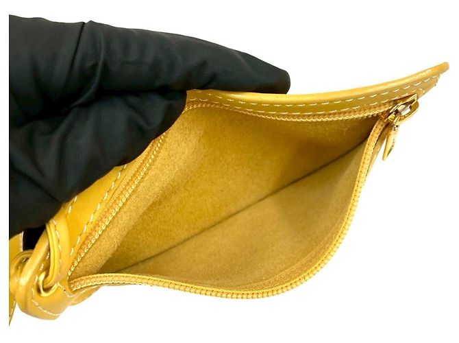 Zaino in pelle con logo Anagram Loewe in giallo - vista 10