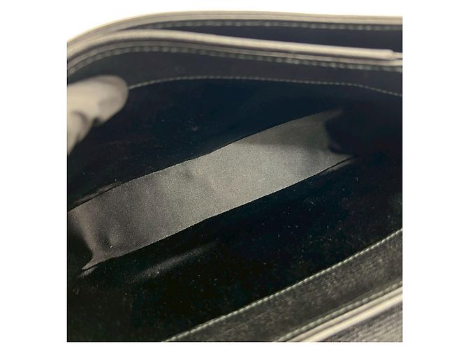Pochette in pelle nera Yves Saint Laurent con tracolla Nero - vista 9
