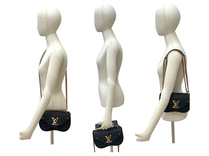 Borsa Louis Vuitton New Wave PM Nero - vista 2
