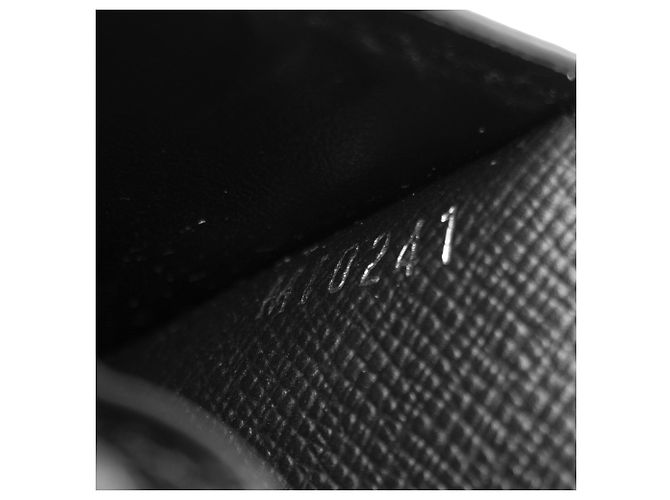 Louis Vuitton Taiga Leather Pocket Organizer Black - view 4