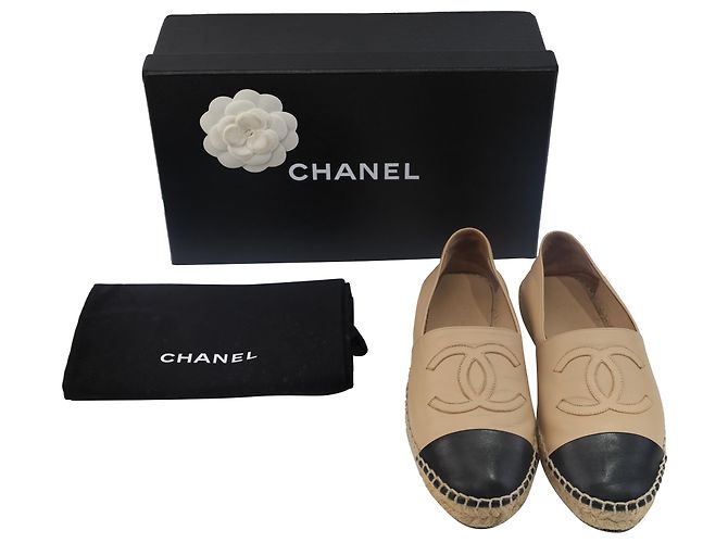 Timeless Chanel CC Espadrilles mit Kapuze aus beigem Lammleder - Ansicht 10