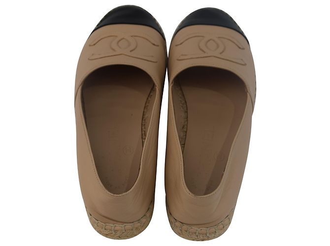 Timeless Chanel CC Espadrilles mit Kapuze aus beigem Lammleder - Ansicht 4