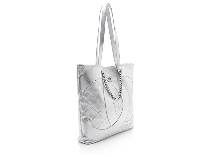 Gabrielle Große Einkaufstasche Club Monaco aus metallischem Lammleder von Chanel Silber - Ansicht 2