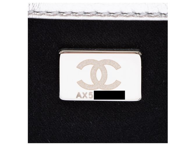 Gabrielle Große Einkaufstasche Club Monaco aus metallischem Lammleder von Chanel Silber - Ansicht 6
