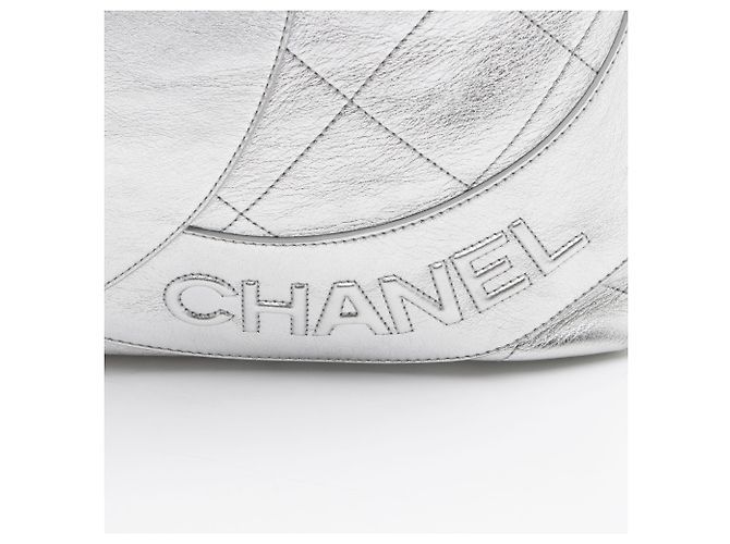 Gabrielle Große Einkaufstasche Club Monaco aus metallischem Lammleder von Chanel Silber - Ansicht 9