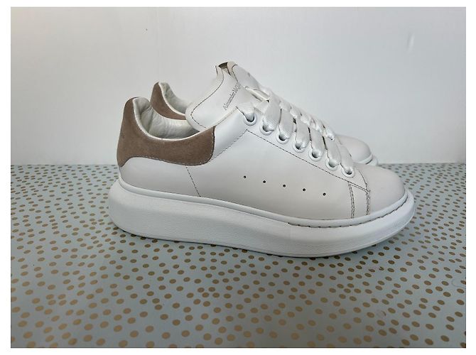 Sneakers Alexander McQueen Oversized in pelle bianca Bianco - vista 2