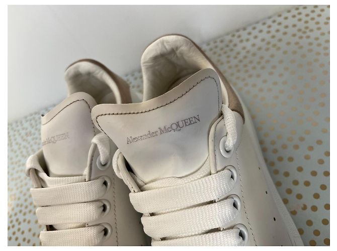 Sneakers Alexander McQueen Oversized in pelle bianca Bianco - vista 5