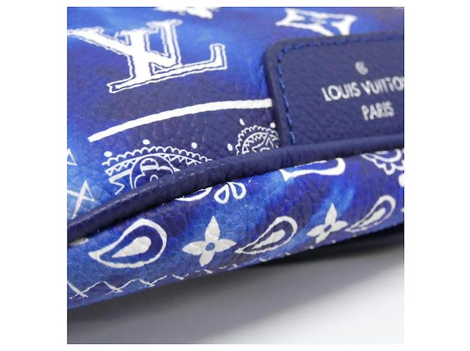 Bum bag Discovery PM in tela Monogram Louis Vuitton Blu - vista 3