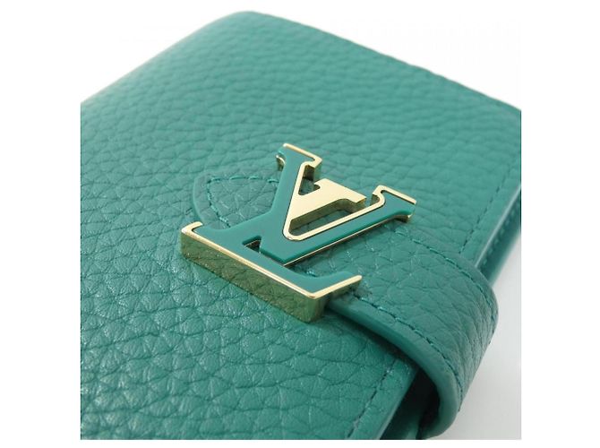 Cartera Vertical CP LV Taurillon Louis Vuitton - vista 3