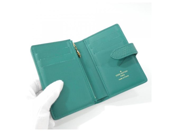 Cartera Vertical CP LV Taurillon Louis Vuitton - vista 4