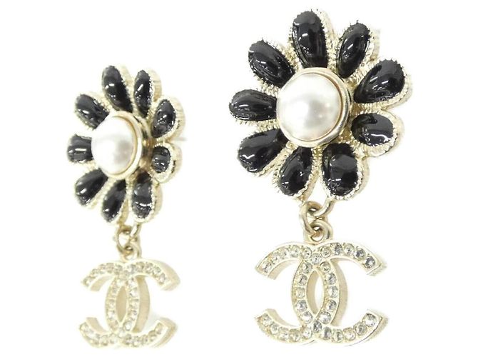 Pendientes de Stud Chanel AB9655 Negro Blanco Dorado - vista 2
