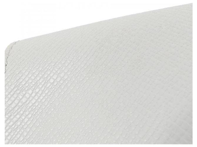 Borsa a tracolla Louis Vuitton Taiga Llama con pattina Bianco - vista 4