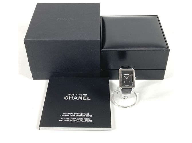 Chanel H5319 Boyfriend Logo Uhr - Ansicht 13