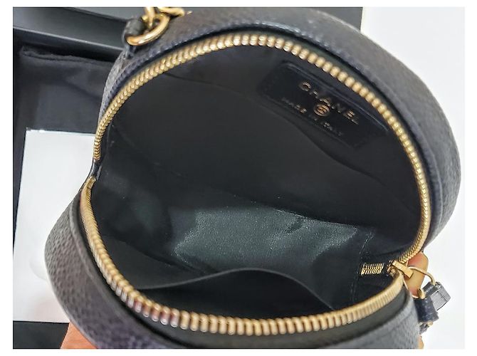 Wallet On Chain Chanel Clutch Rotondo in Filigrana con Catena Nero - vista 13