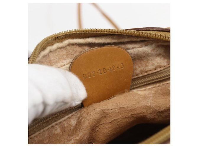 Gucci Borsa a spalla Micro GG Supreme in PVC Beige Oro Auth BA10759 D'oro - vista 22