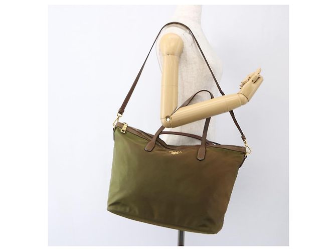 Borsa Tote PRADA in nylon pelle khaki oro Auth ti3738 D'oro Cachi - vista 28