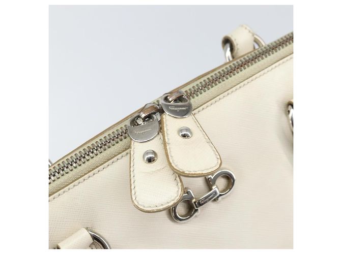 Borsa a mano in pelle bianca e argento Salvatore Ferragamo Auth bs33235 Bianco - vista 14