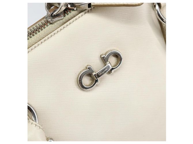 Borsa a mano in pelle bianca e argento Salvatore Ferragamo Auth bs33235 Bianco - vista 15